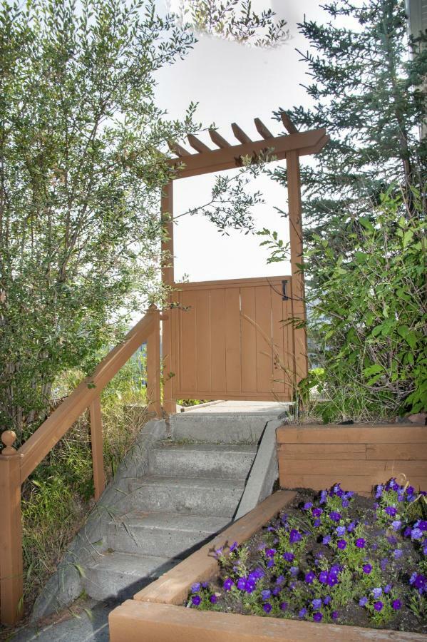 Tiga Bed And Breakfast Yellowknife Luaran gambar